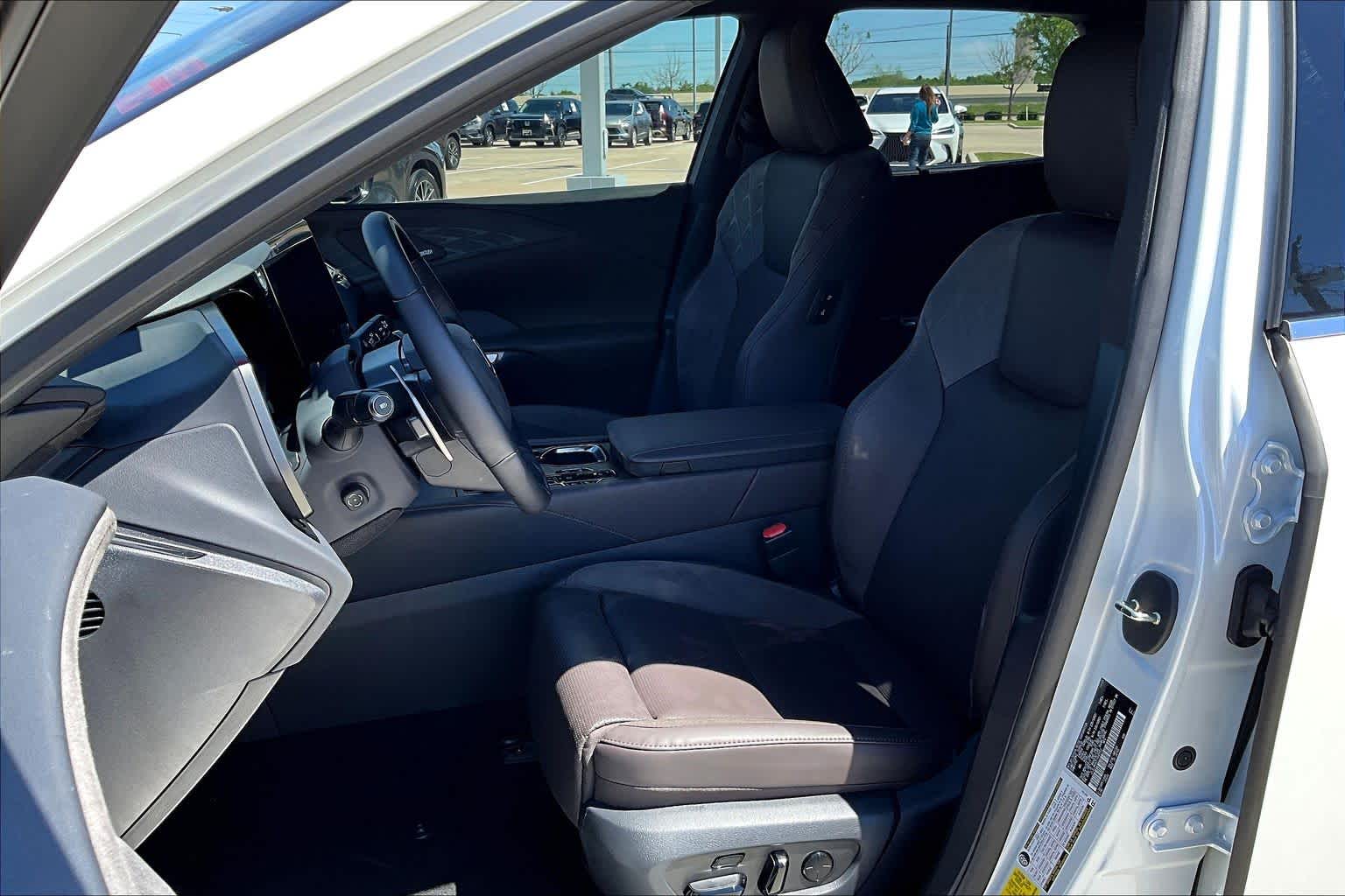 2026 Lexus RX 450h+ Luxury - 7