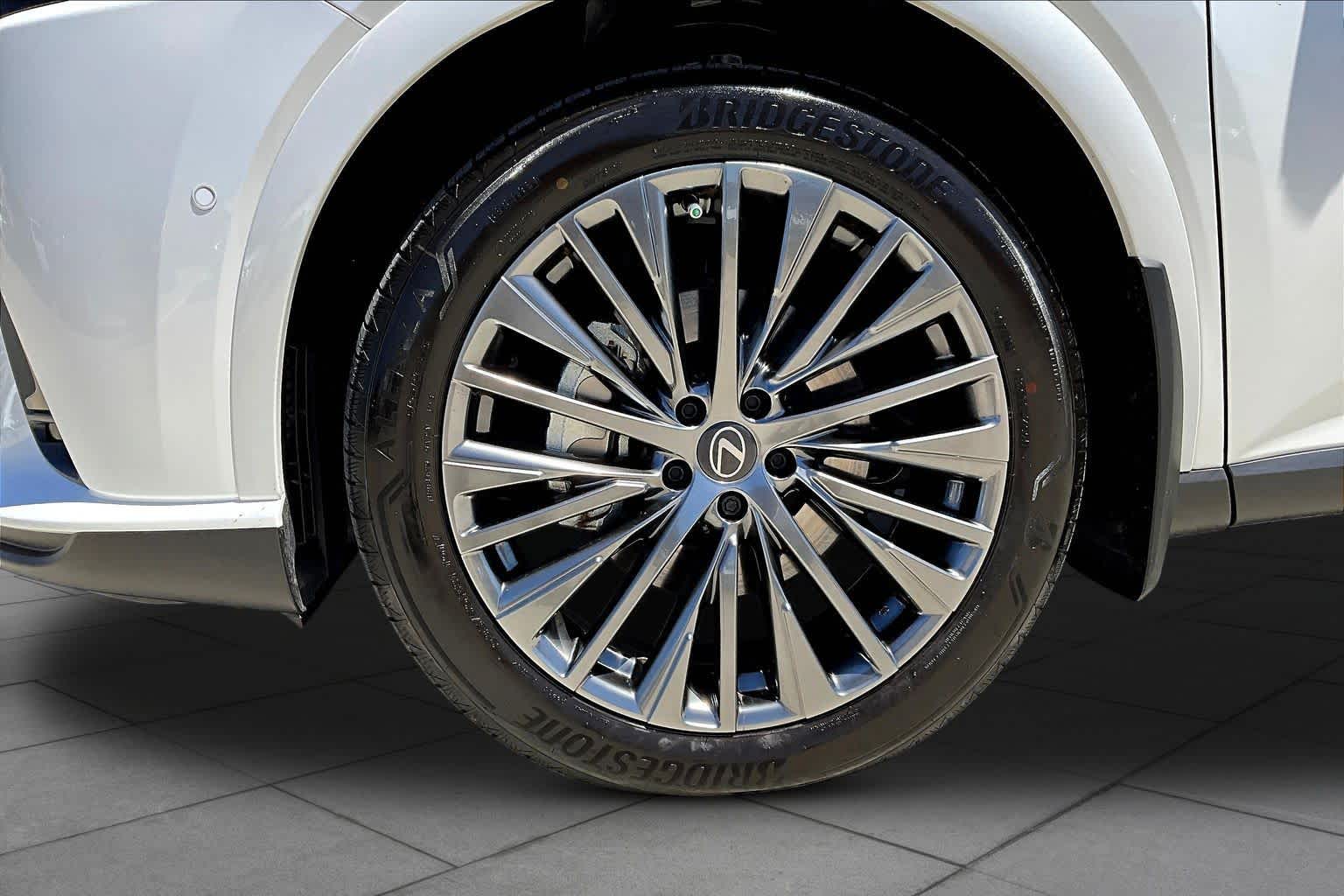2026 Lexus RX 450h+ Luxury - 10