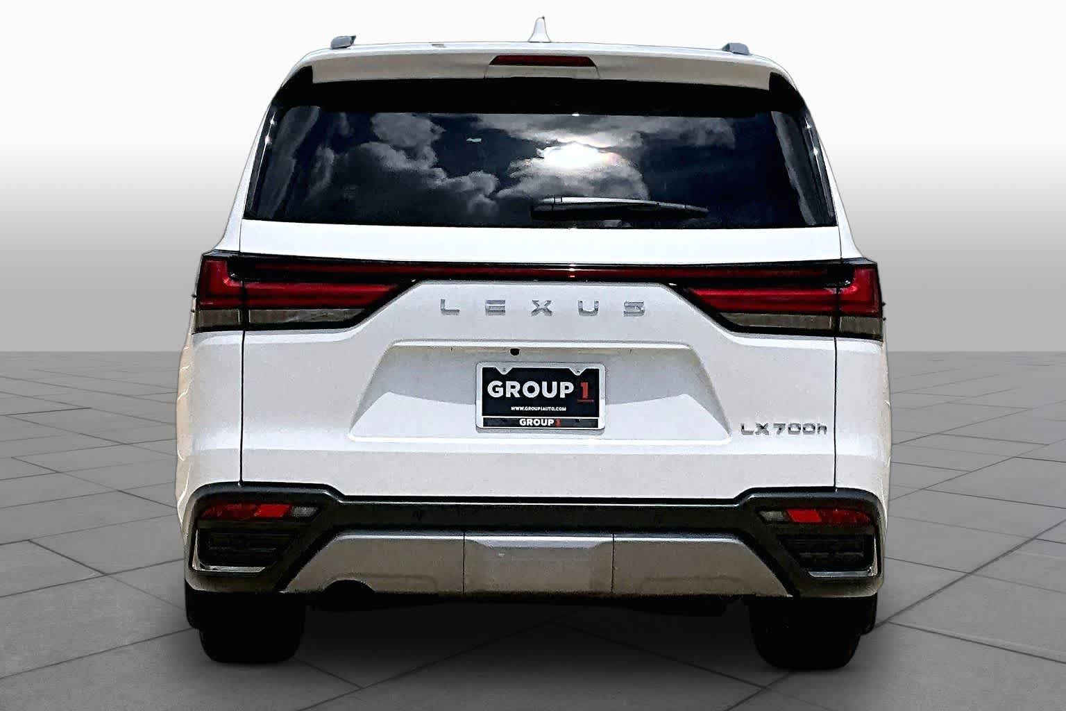 2026 Lexus LX 700h Luxury - 3