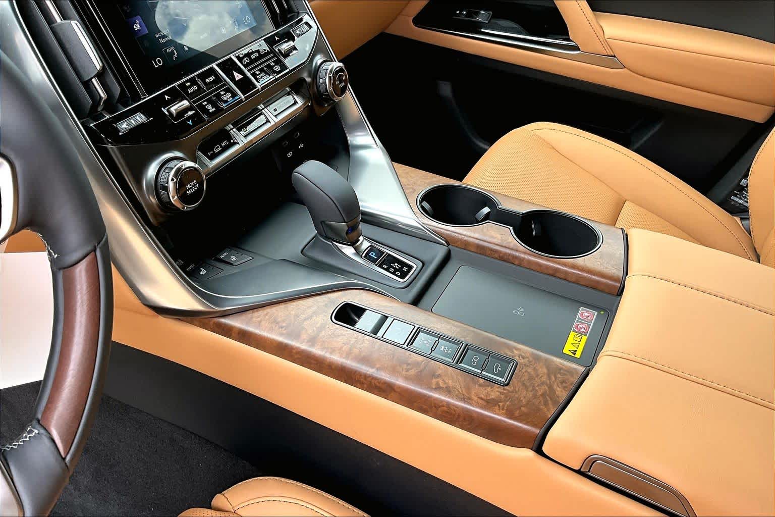 2026 Lexus LX 700h Luxury - 6