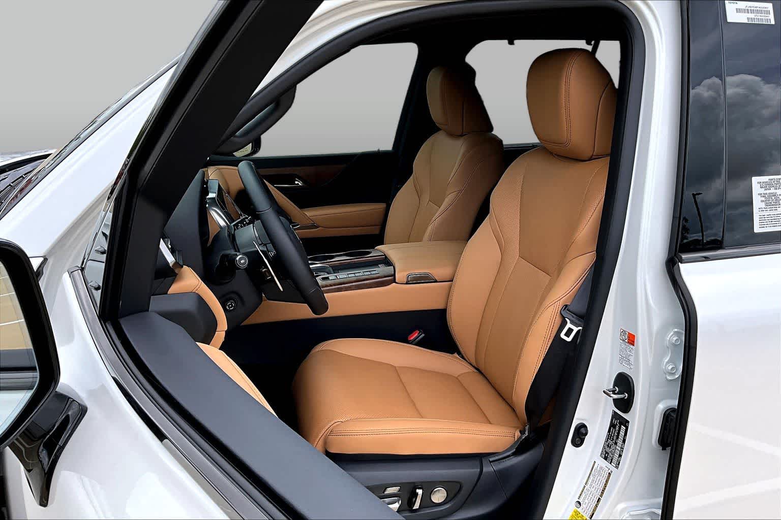 2026 Lexus LX 700h Luxury - 8