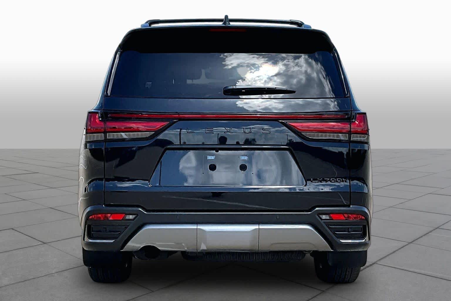 2026 Lexus LX 700h Luxury - 3
