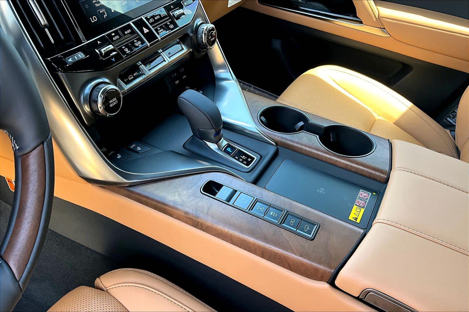2026 Lexus LX 700h Luxury - 6
