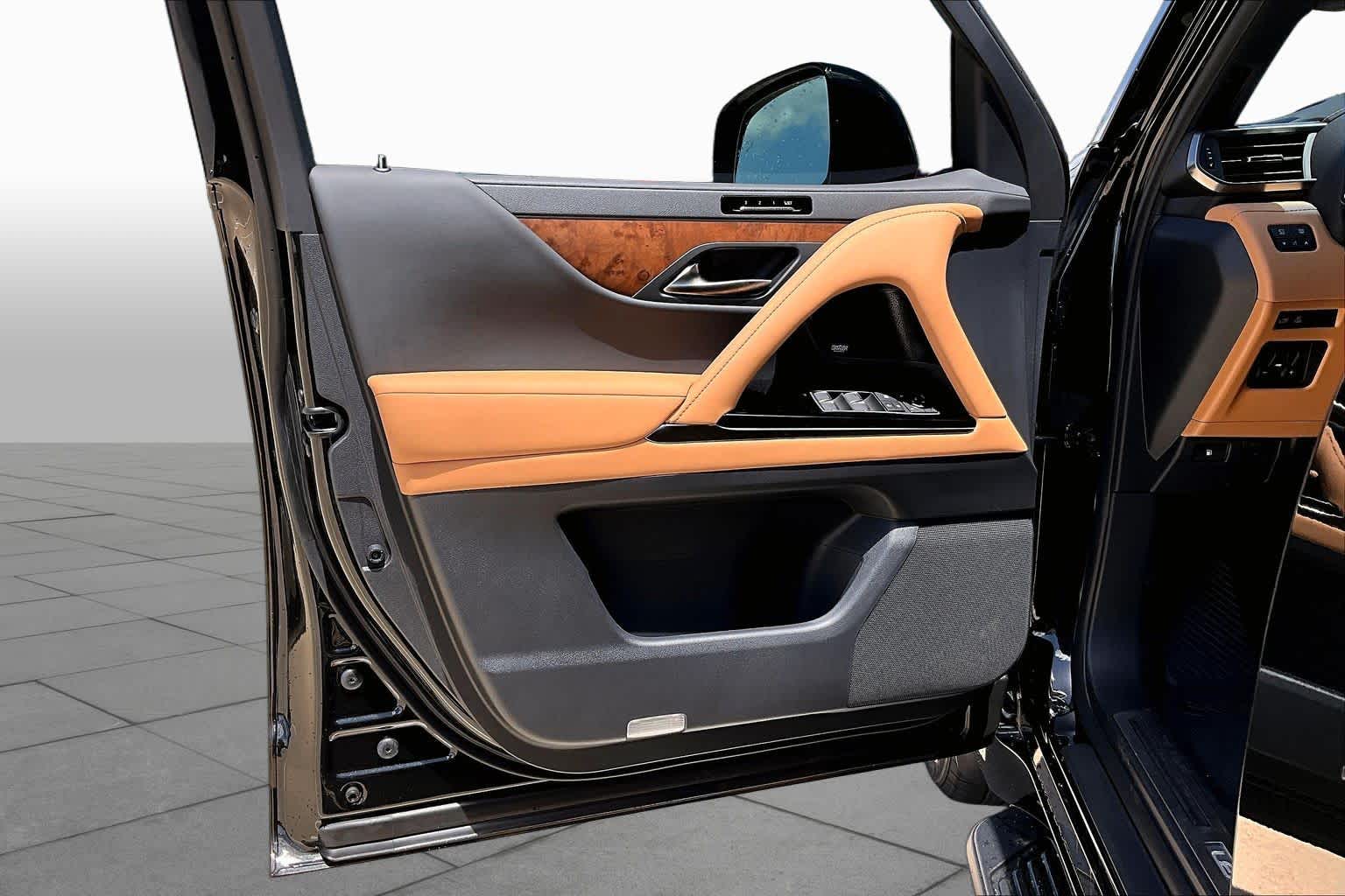 2026 Lexus LX 700h Luxury - 9