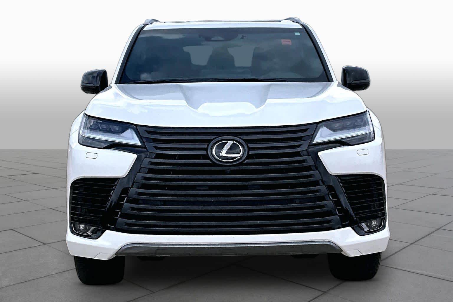 2025 Lexus LX 700h Luxury - 3