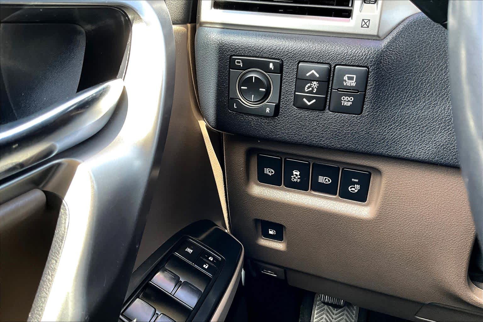 2023 Lexus GX 460 Luxury  Eminent White Pearl at Lexus Southwest Houston
