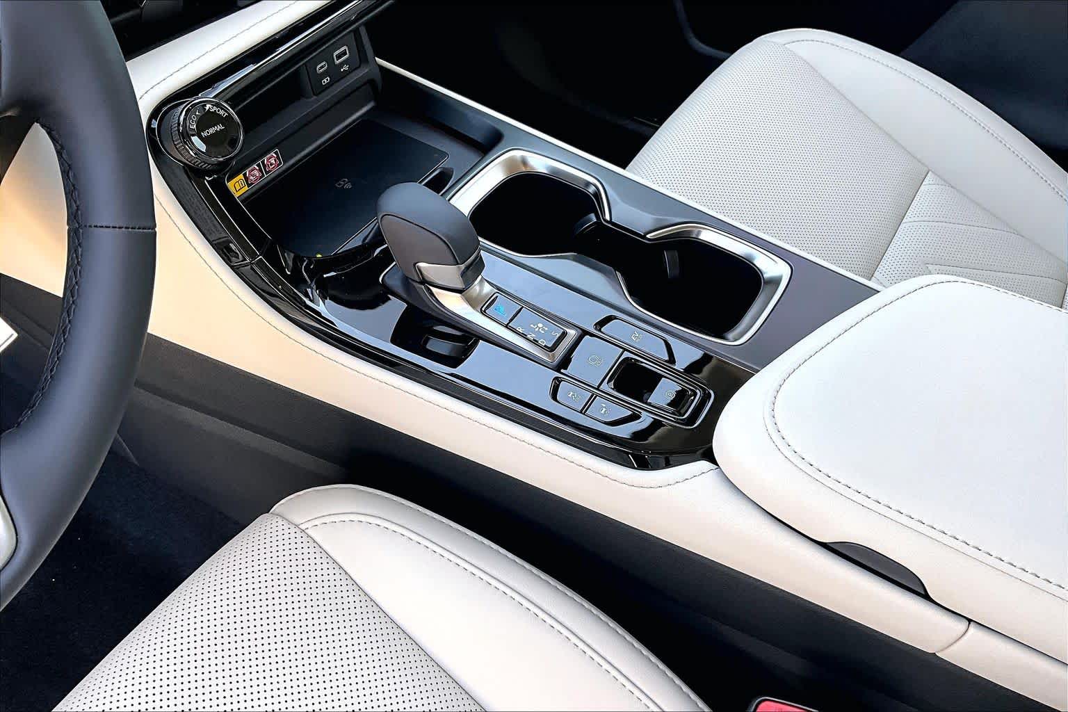 2026 Lexus NX 350h Luxury - 6