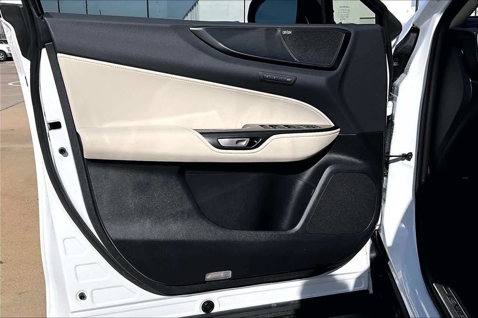 2026 Lexus NX 350h Luxury - 9