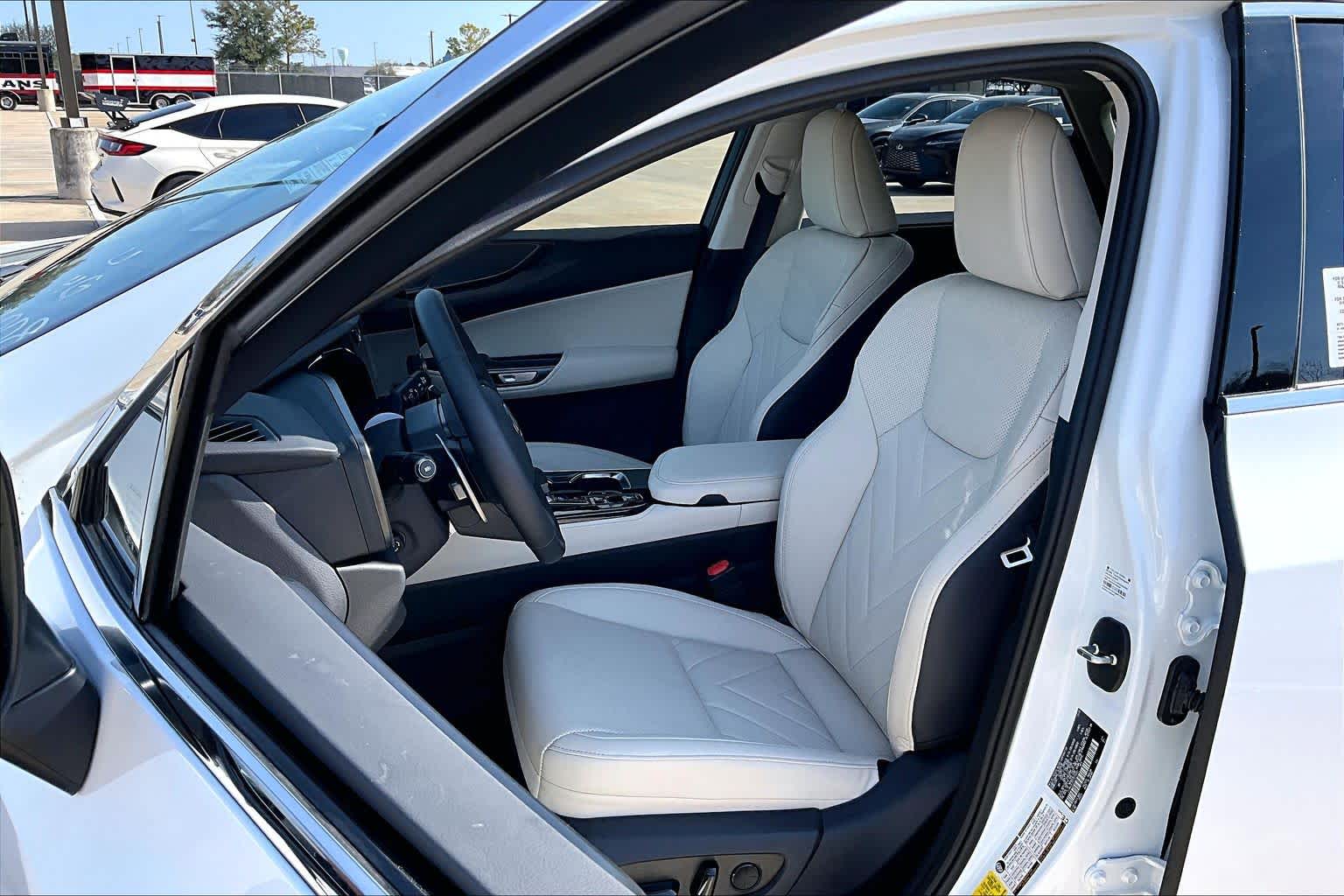 2026 Lexus NX 350h Luxury - 8