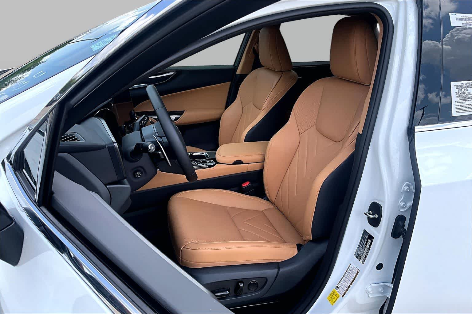 2026 Lexus NX 450h+ Premium - 8