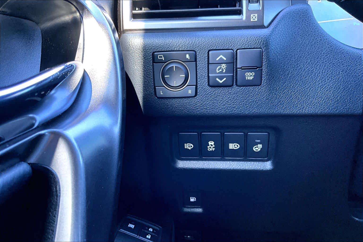 2022 Lexus GX  Starfire Pearl at Sterling McCall Nissan