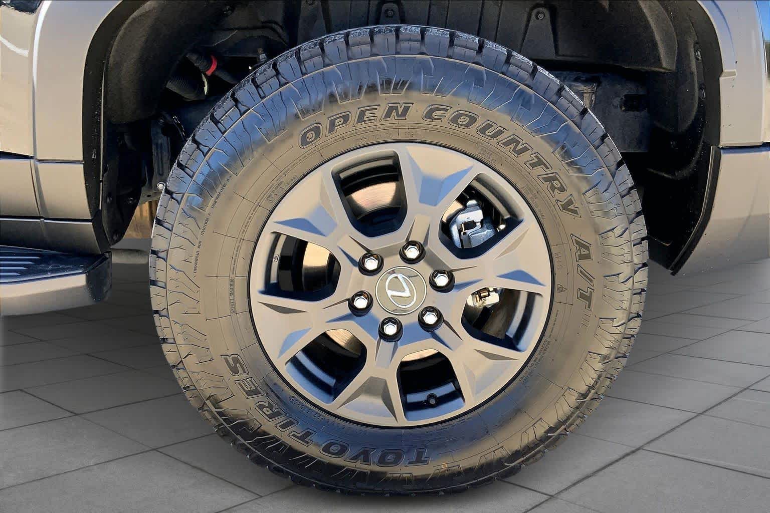 2024 Lexus GX 550 Overtrail+ - 10