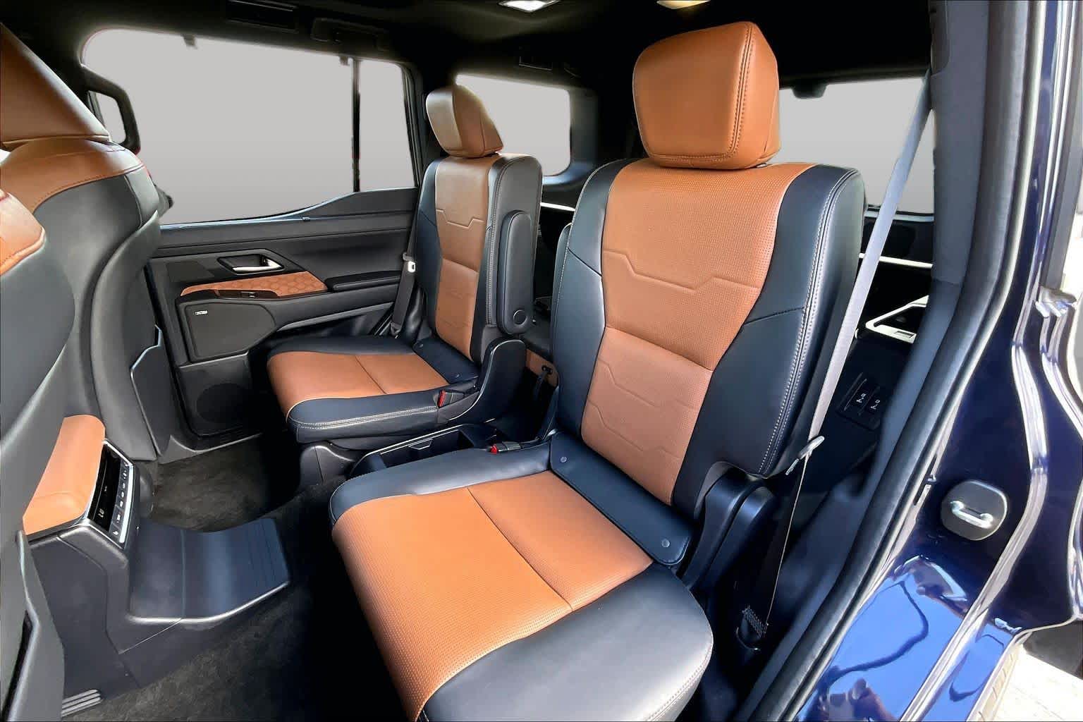 2024 Lexus GX 550 photo 21 of 37