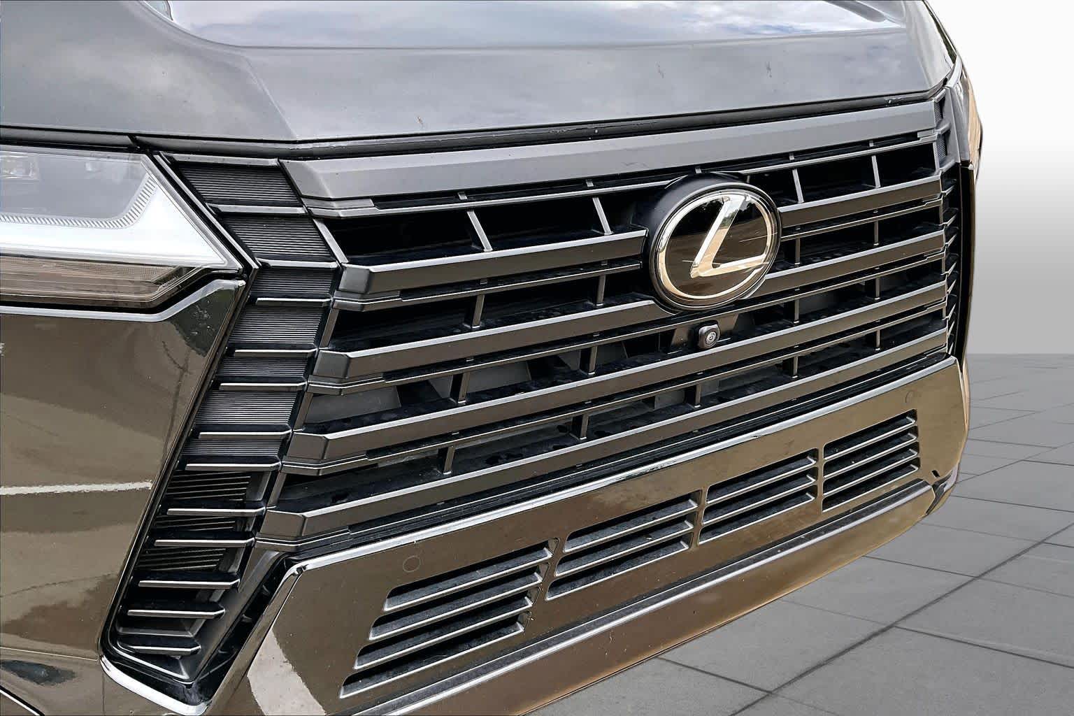 2025 Lexus GX 550 photo 30 of 37