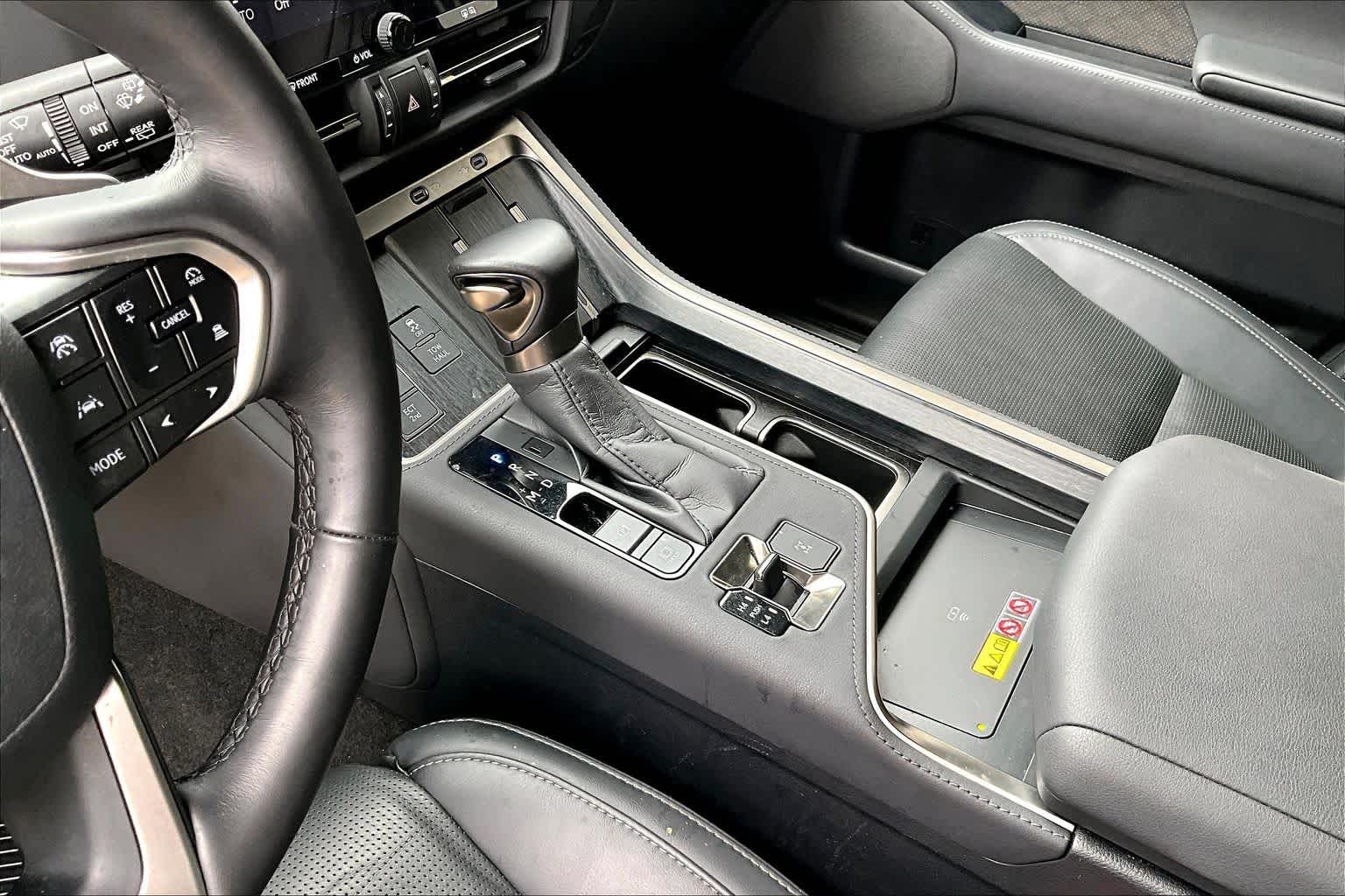 2025 Lexus GX 550 photo 17 of 37