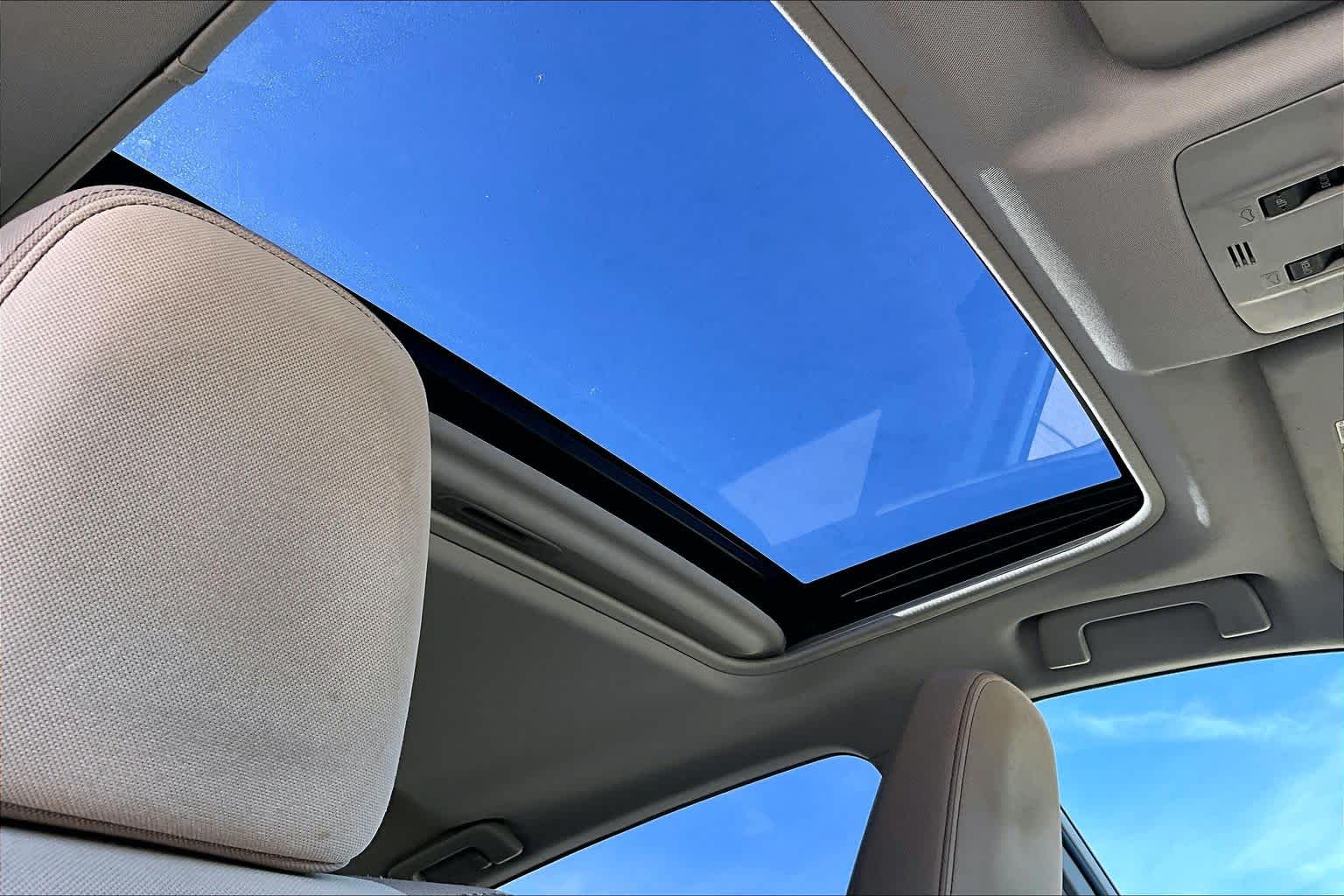 2013 Toyota RAV4 XLE Super White at Lexus Southwest Houston