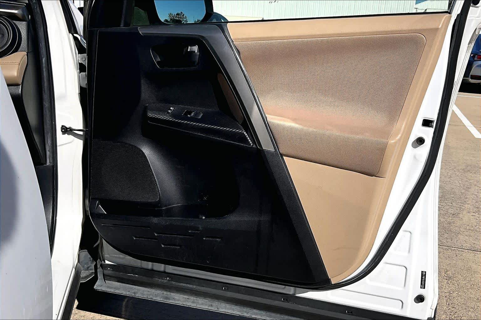 2013 Toyota RAV4 XLE Super White at Lexus Southwest Houston