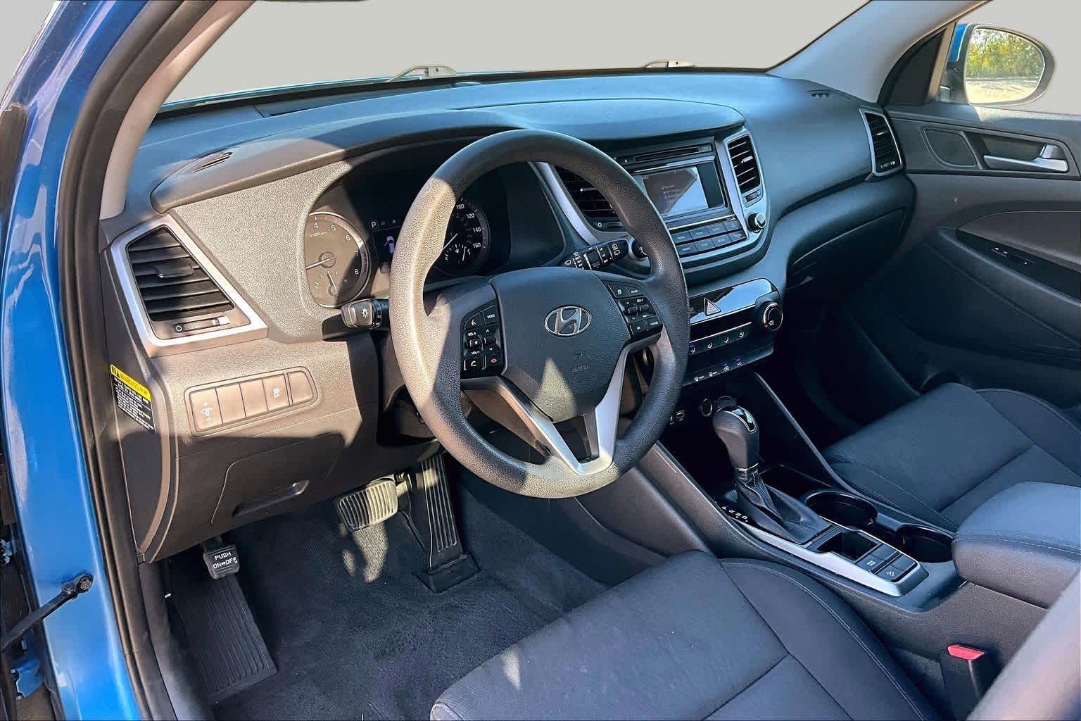 2017 Hyundai Tucson photo 17 of 35