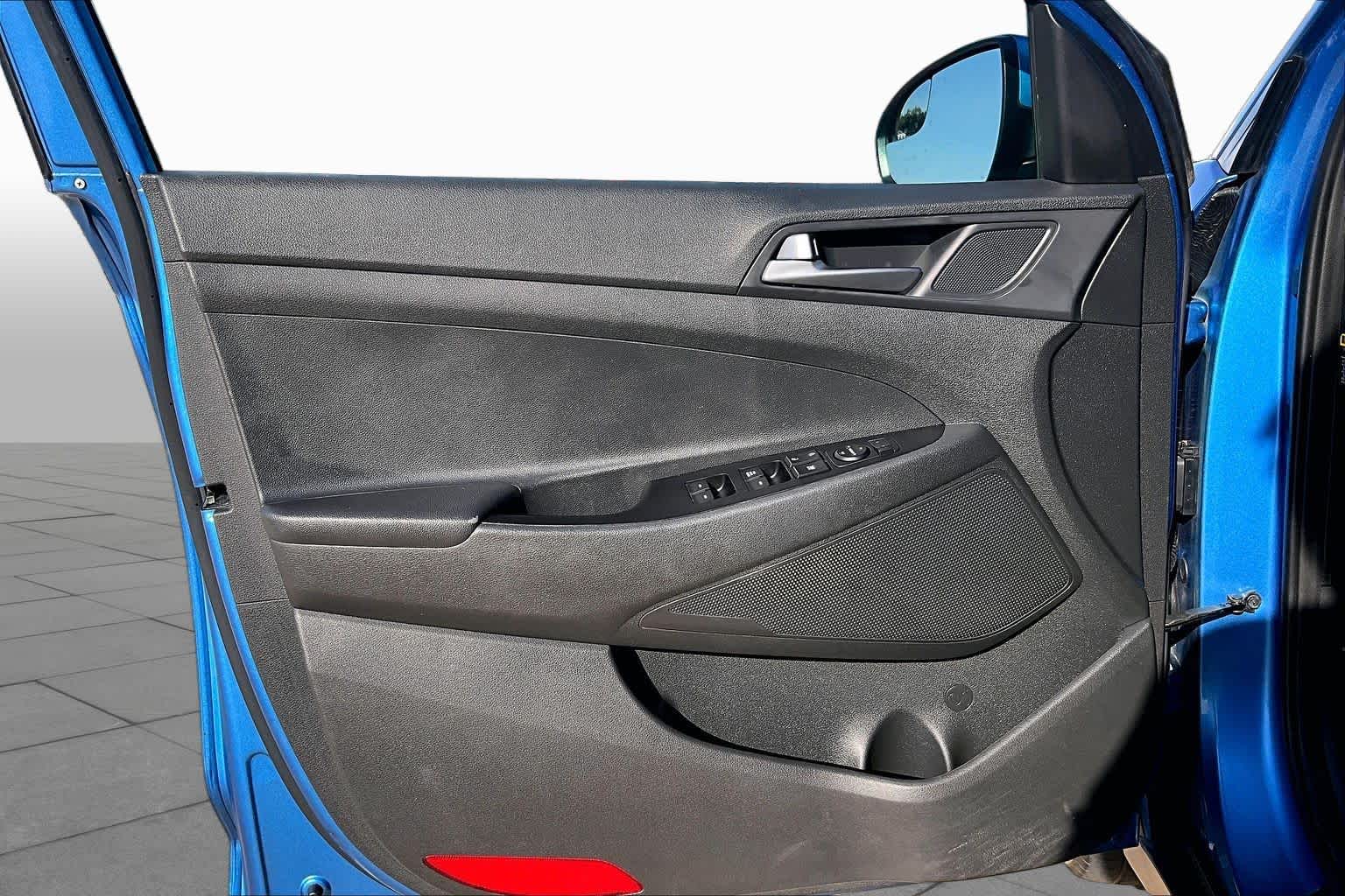 2017 Hyundai Tucson photo 21 of 35