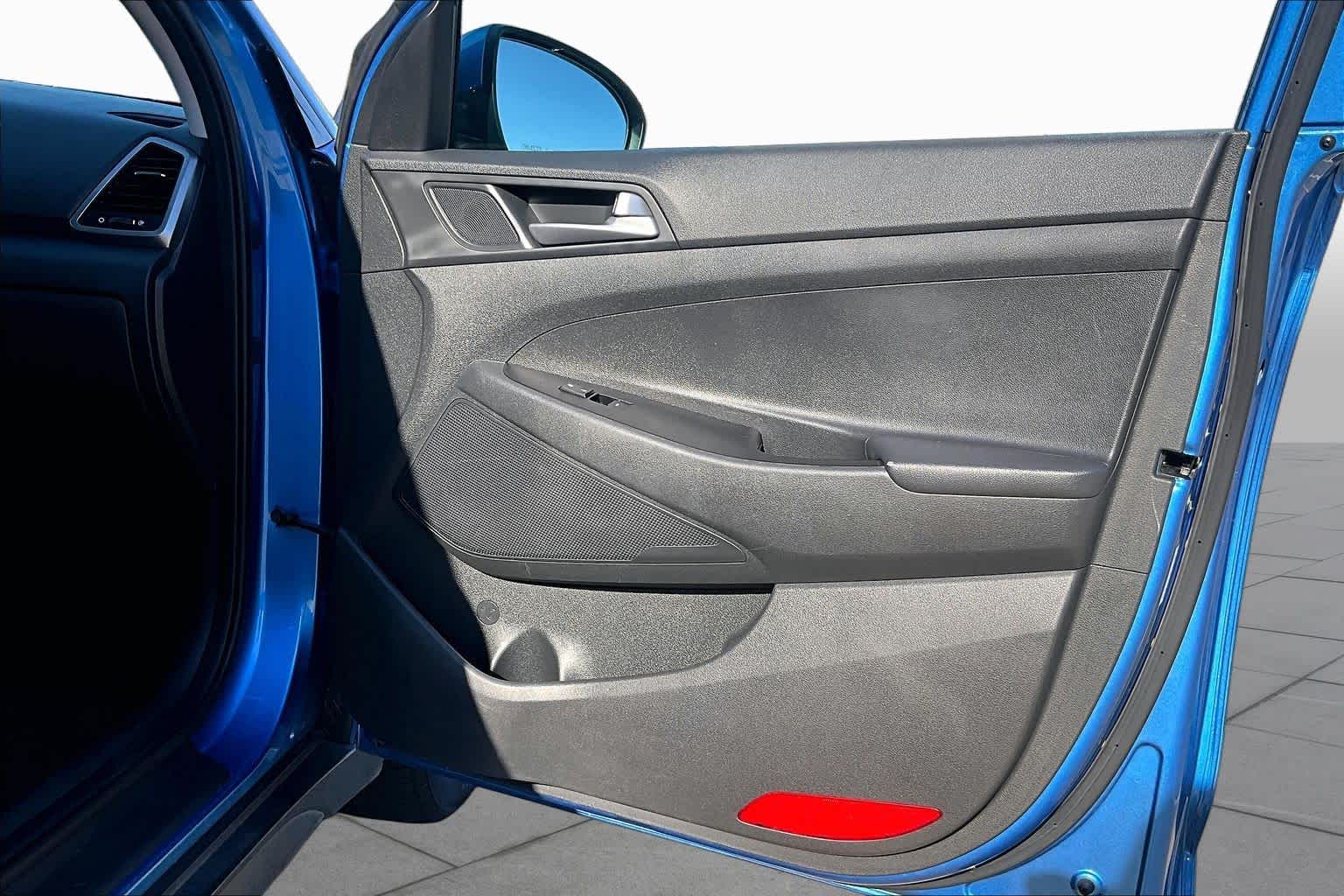 2017 Hyundai Tucson photo 22 of 35