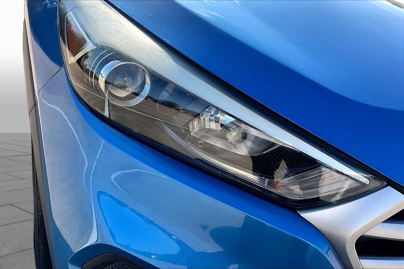 2017 Hyundai Tucson photo 27 of 35
