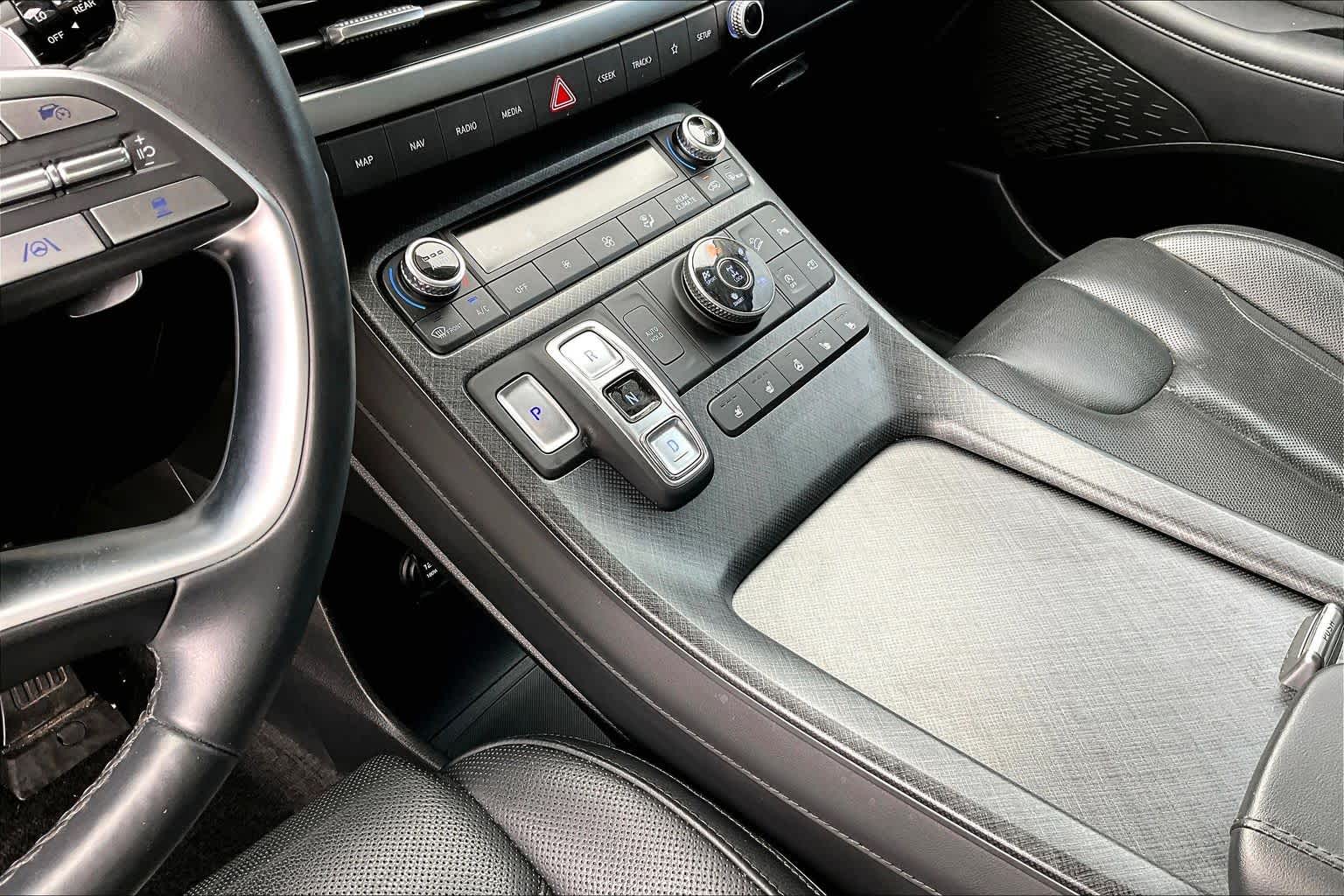2024 Hyundai Palisade Limited Typhoon Silver at Ron Craft Chevrolet Cadillac