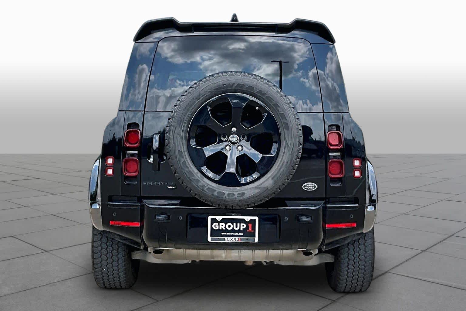 2022 Land Rover Defender X-Dynamic SE - 4