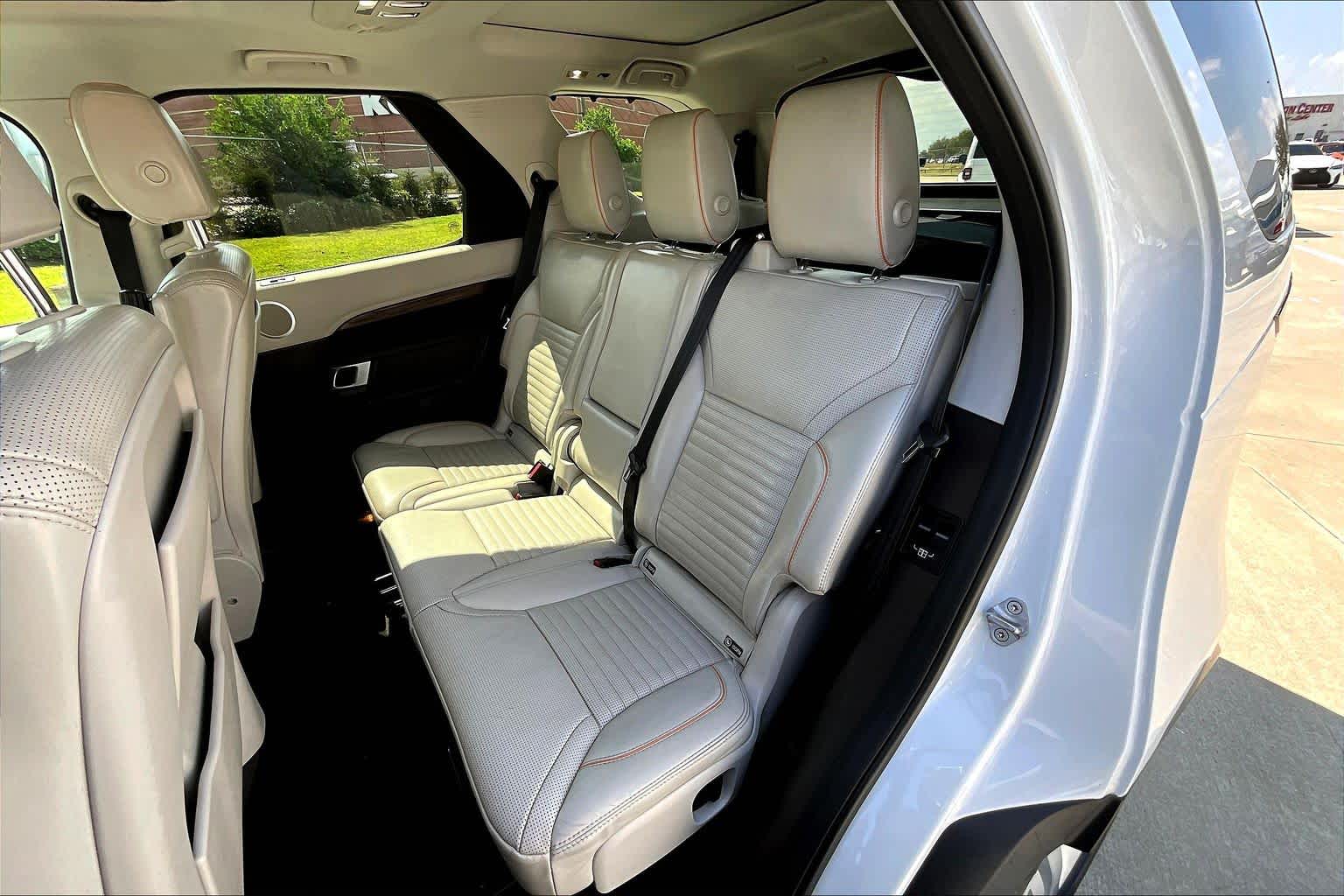 2017 Land Rover Discovery HSE Fuji White at Texan GMC Buick