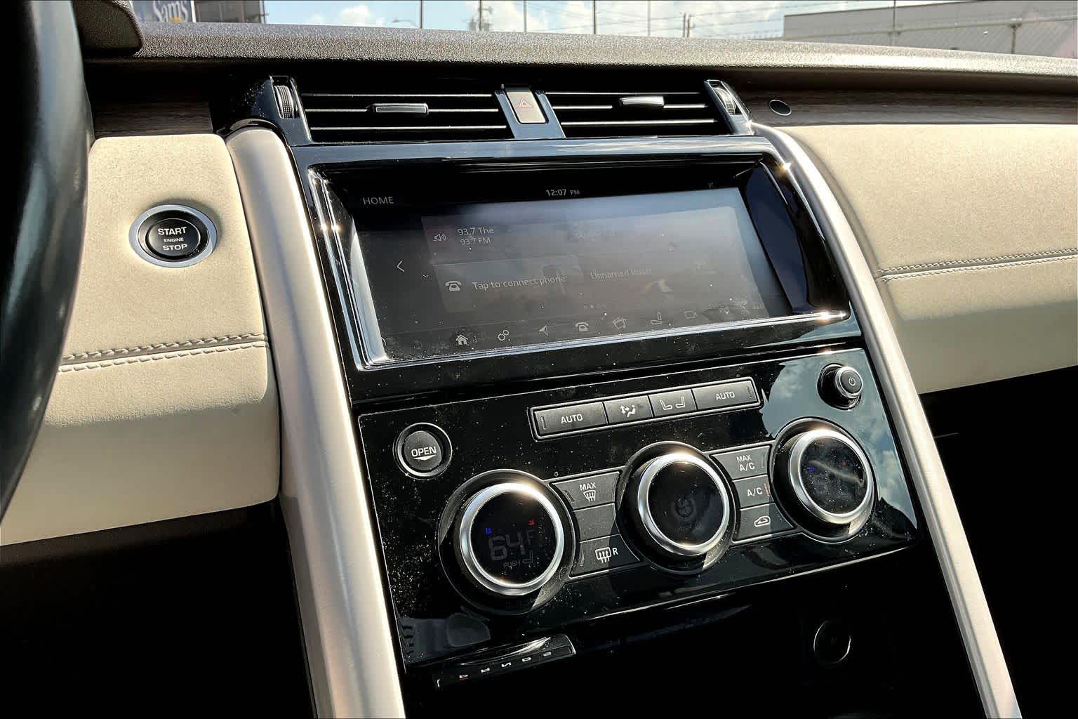 2017 Land Rover Discovery HSE Fuji White at Texan GMC Buick