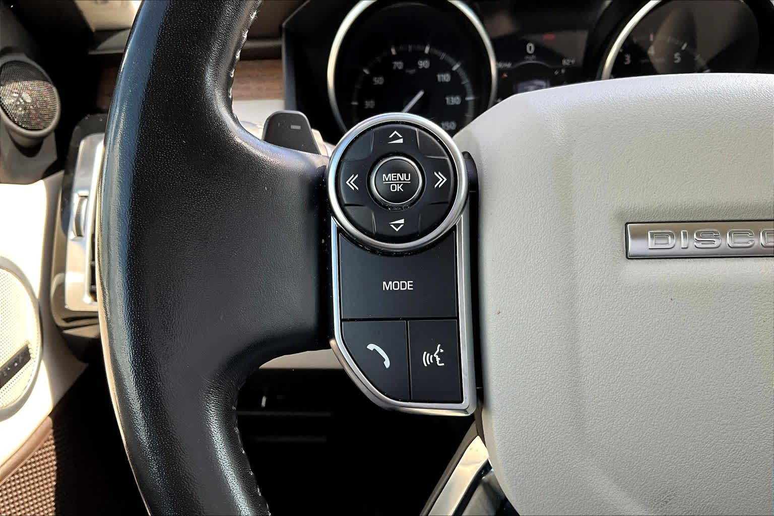 2017 Land Rover Discovery HSE Fuji White at Texan GMC Buick