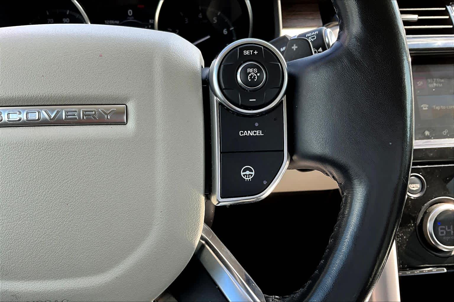 2017 Land Rover Discovery HSE Fuji White at Texan GMC Buick