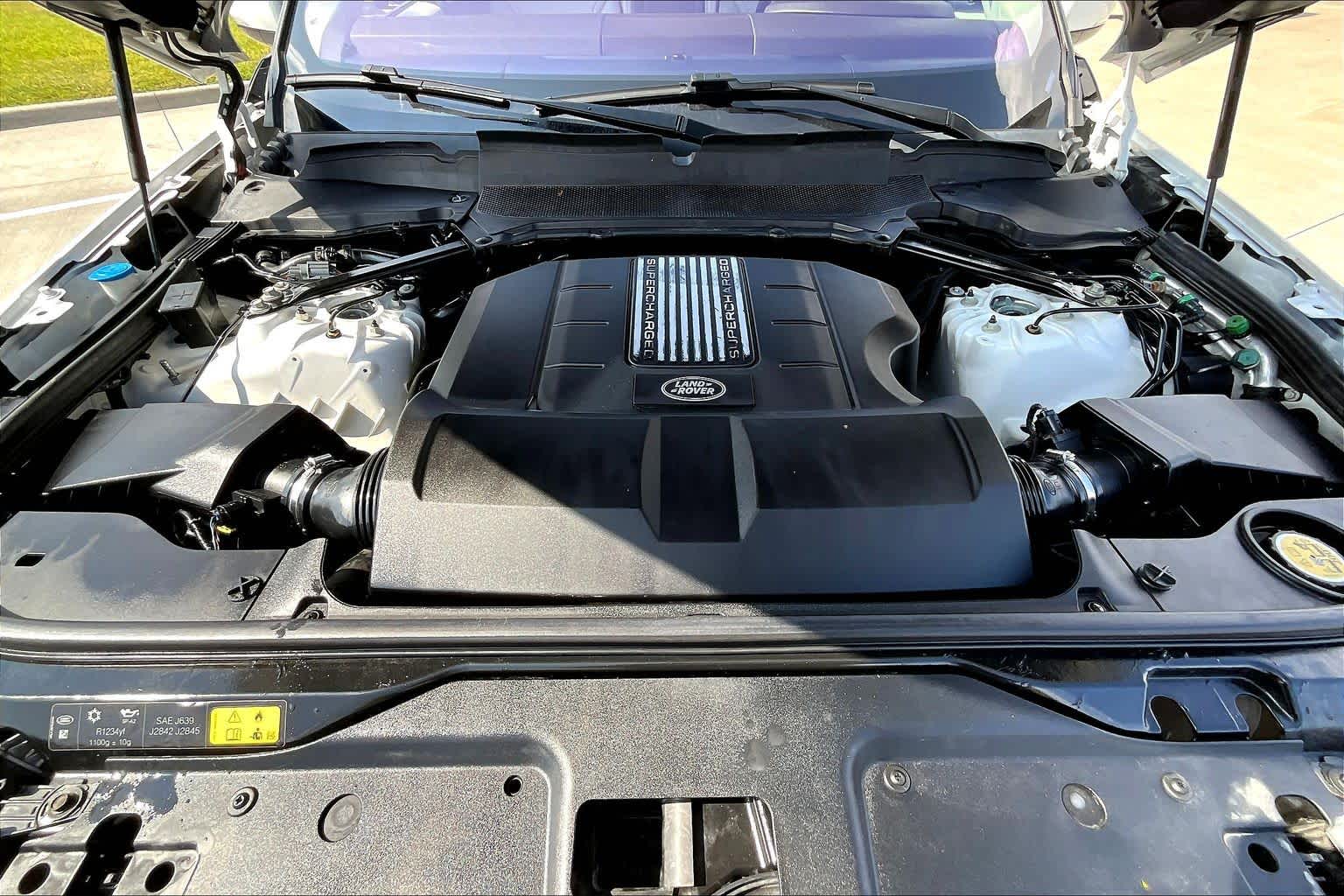 2017 Land Rover Discovery HSE Fuji White at Texan GMC Buick