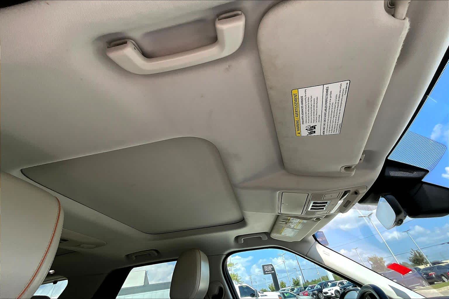 2017 Land Rover Discovery HSE Fuji White at Texan GMC Buick