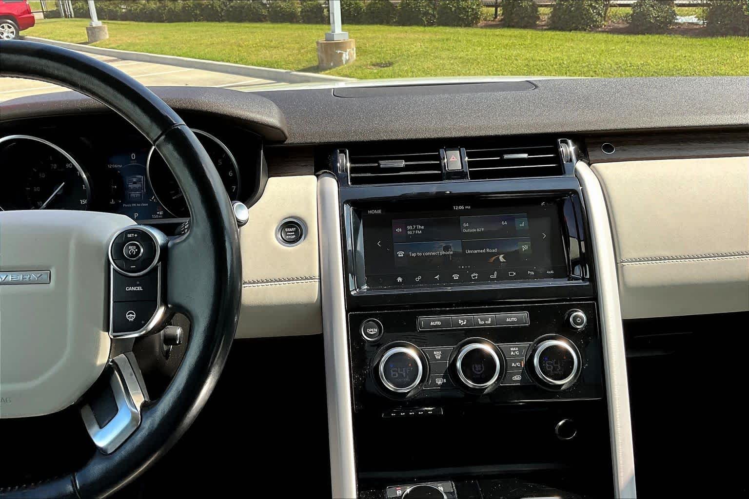 2017 Land Rover Discovery HSE Fuji White at Texan GMC Buick