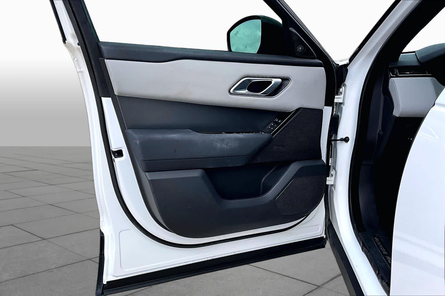 2024 Land Rover Range Rover Velar photo 20 of 34