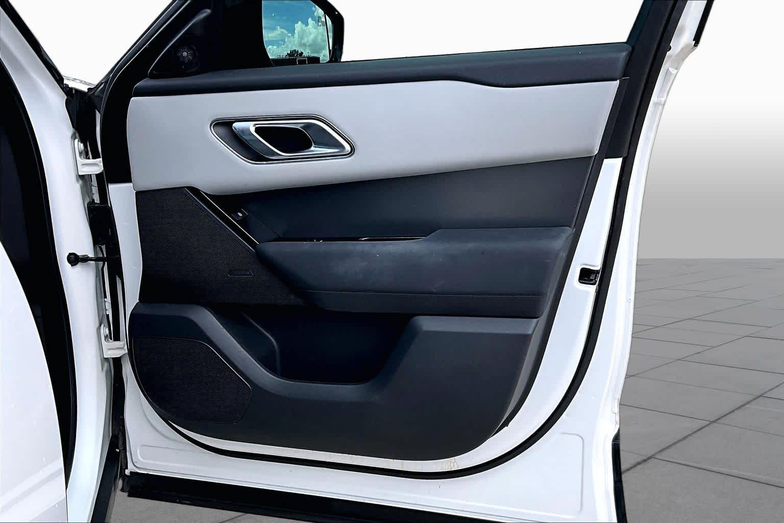 2024 Land Rover Range Rover Velar photo 21 of 34
