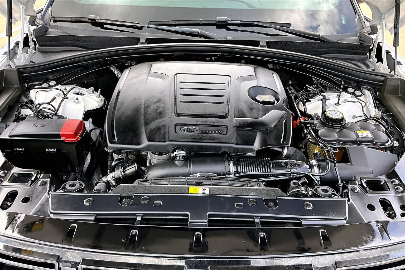 2024 Land Rover Range Rover Velar photo 29 of 34