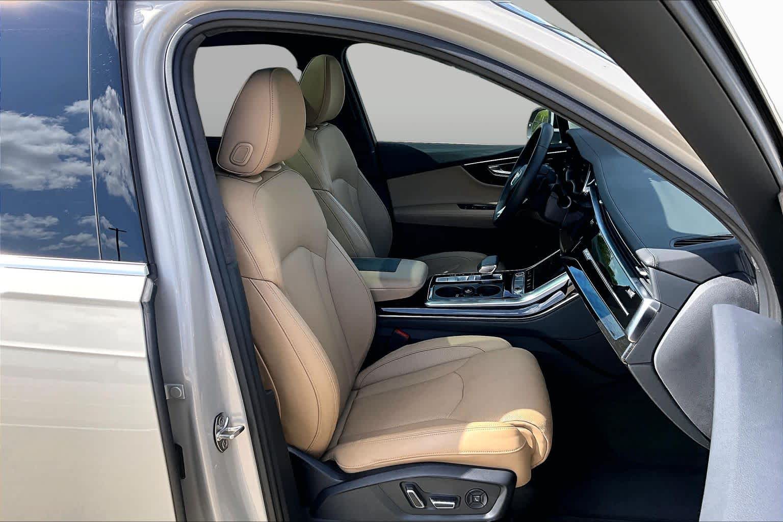 2022 Audi Q7 photo 9 of 37