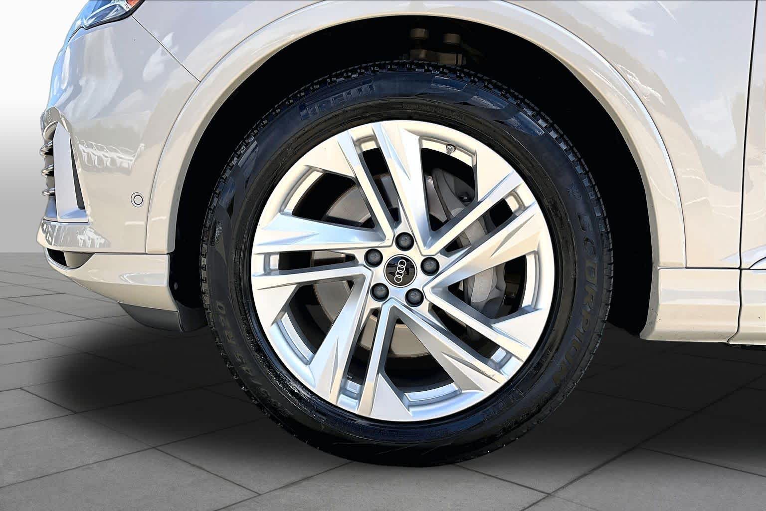 2022 Audi Q7 photo 11 of 37