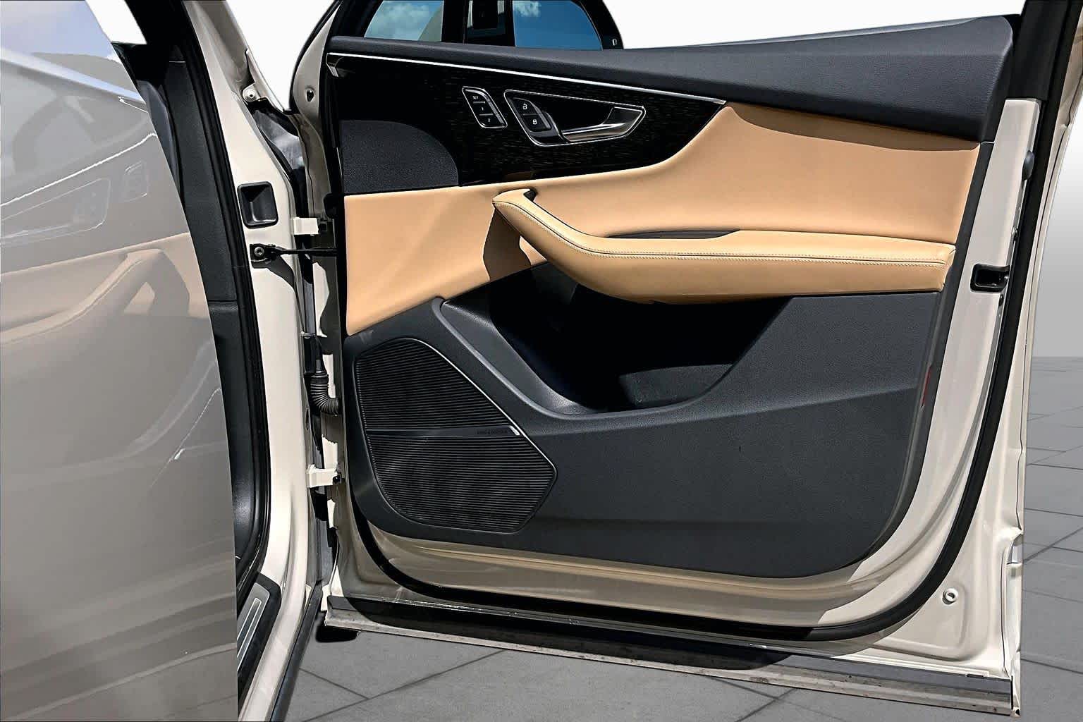 2022 Audi Q7 photo 23 of 37