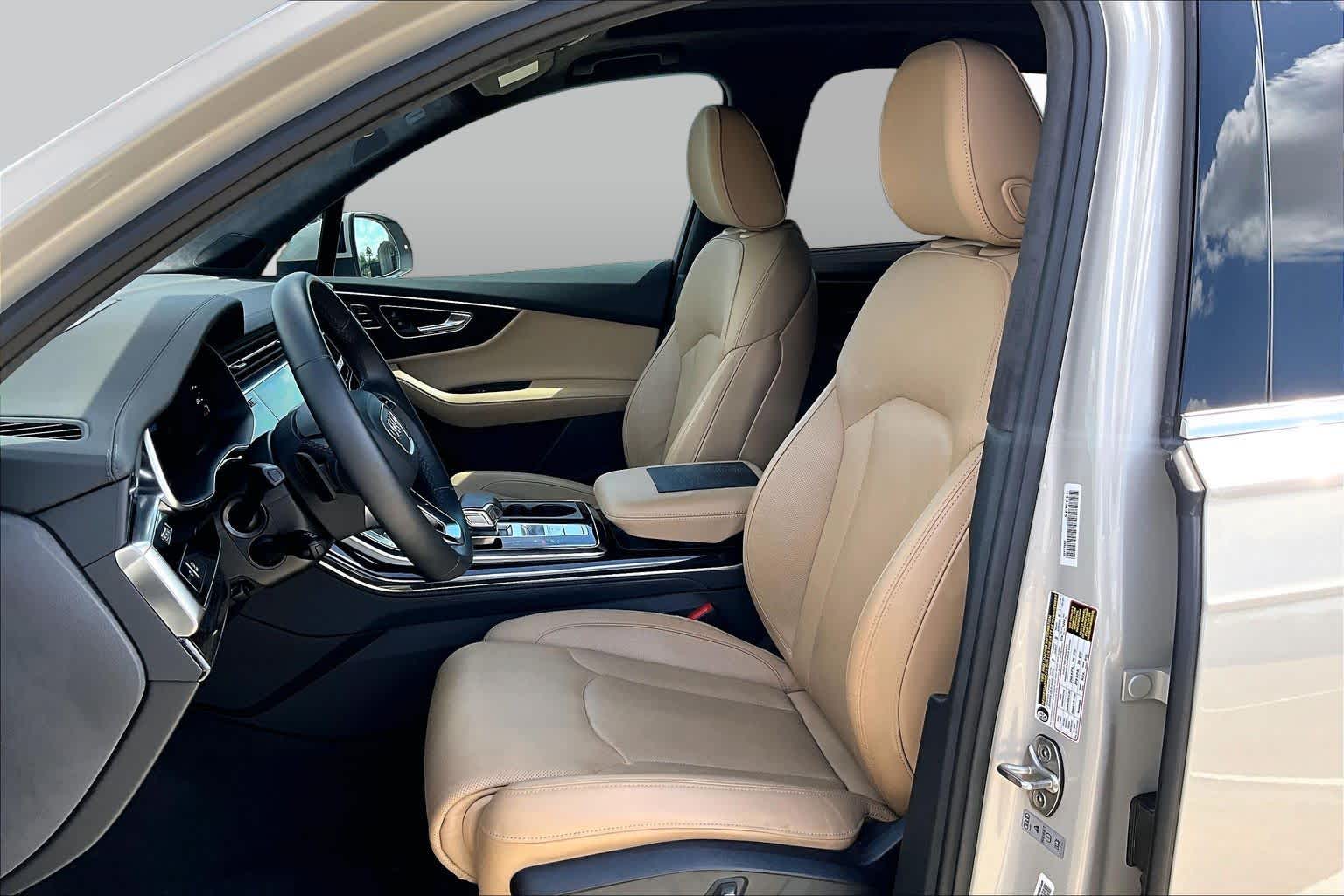 2022 Audi Q7 photo 8 of 37