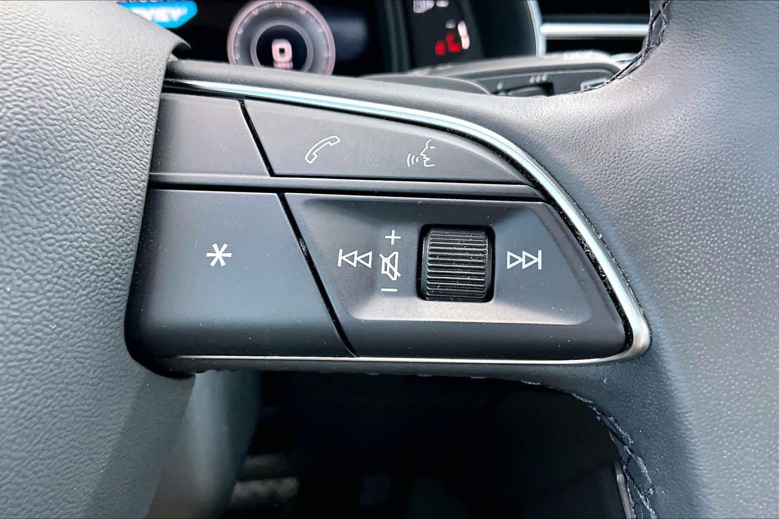 2022 Audi Q7 photo 25 of 37
