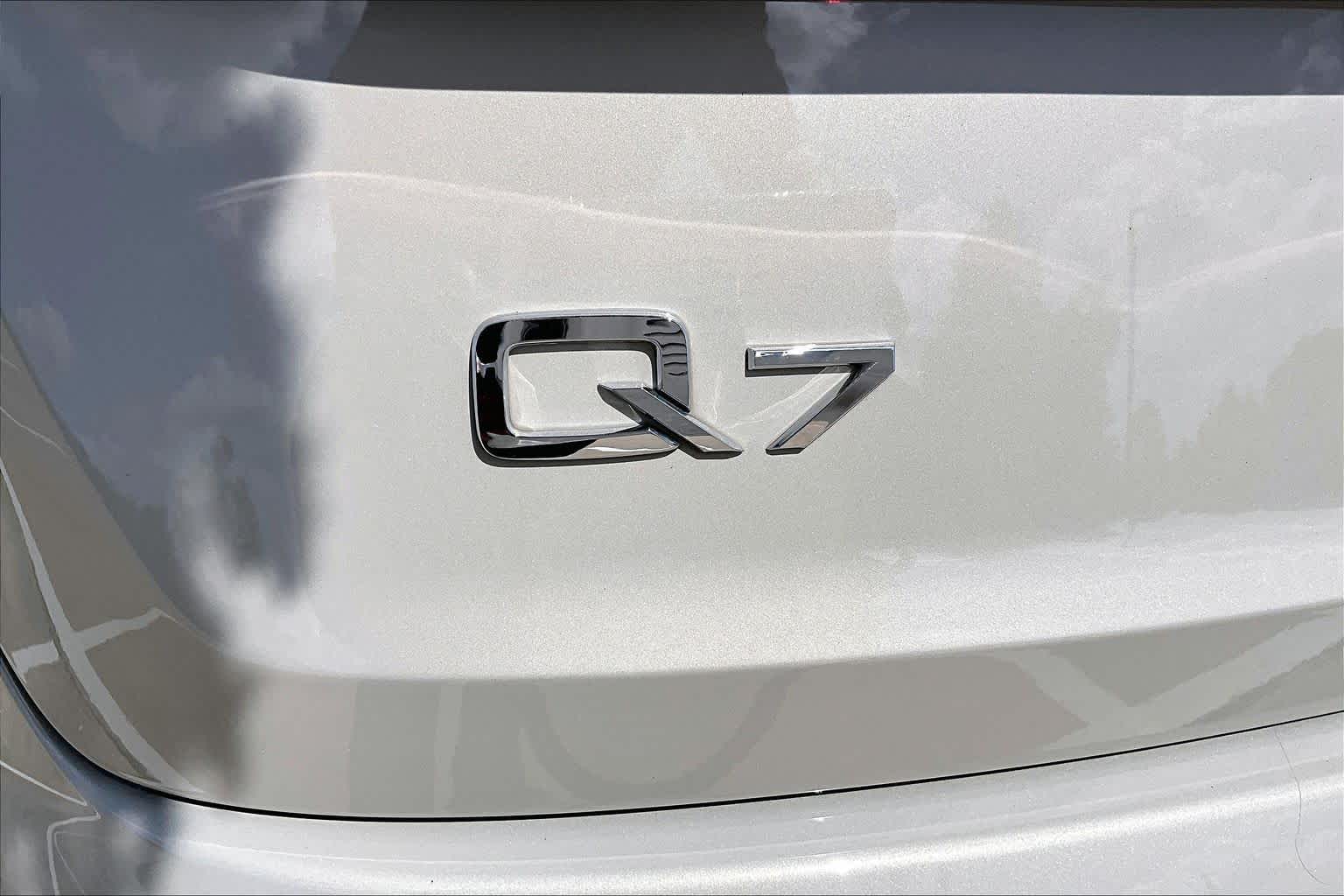 2022 Audi Q7 photo 31 of 37