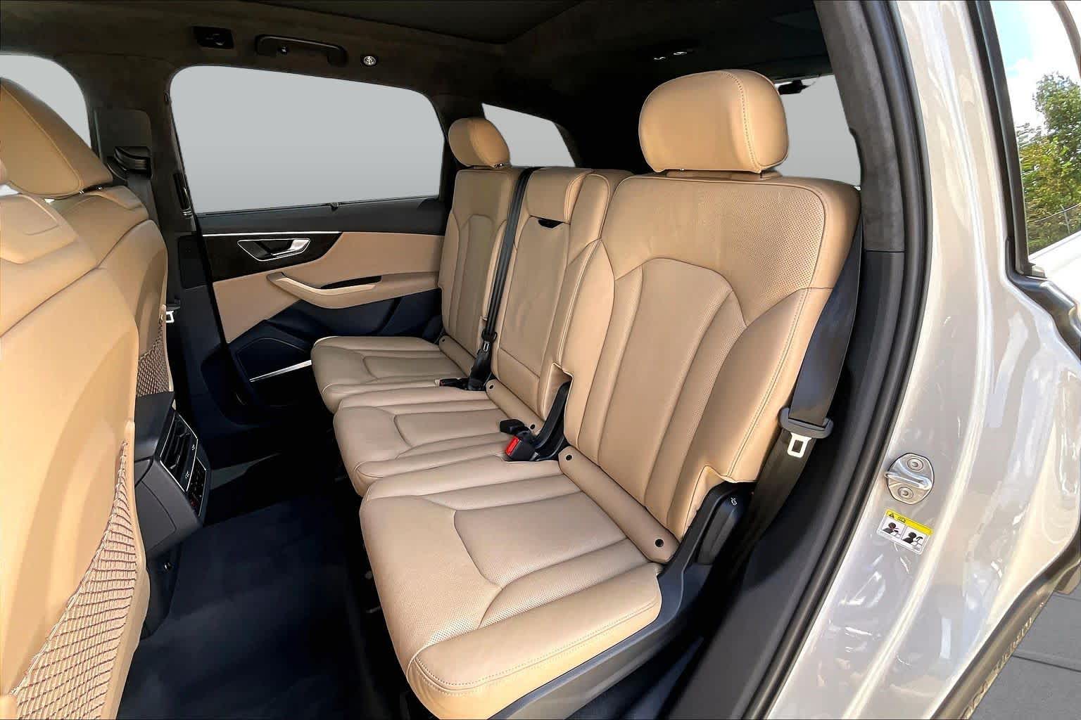 2022 Audi Q7 photo 21 of 37