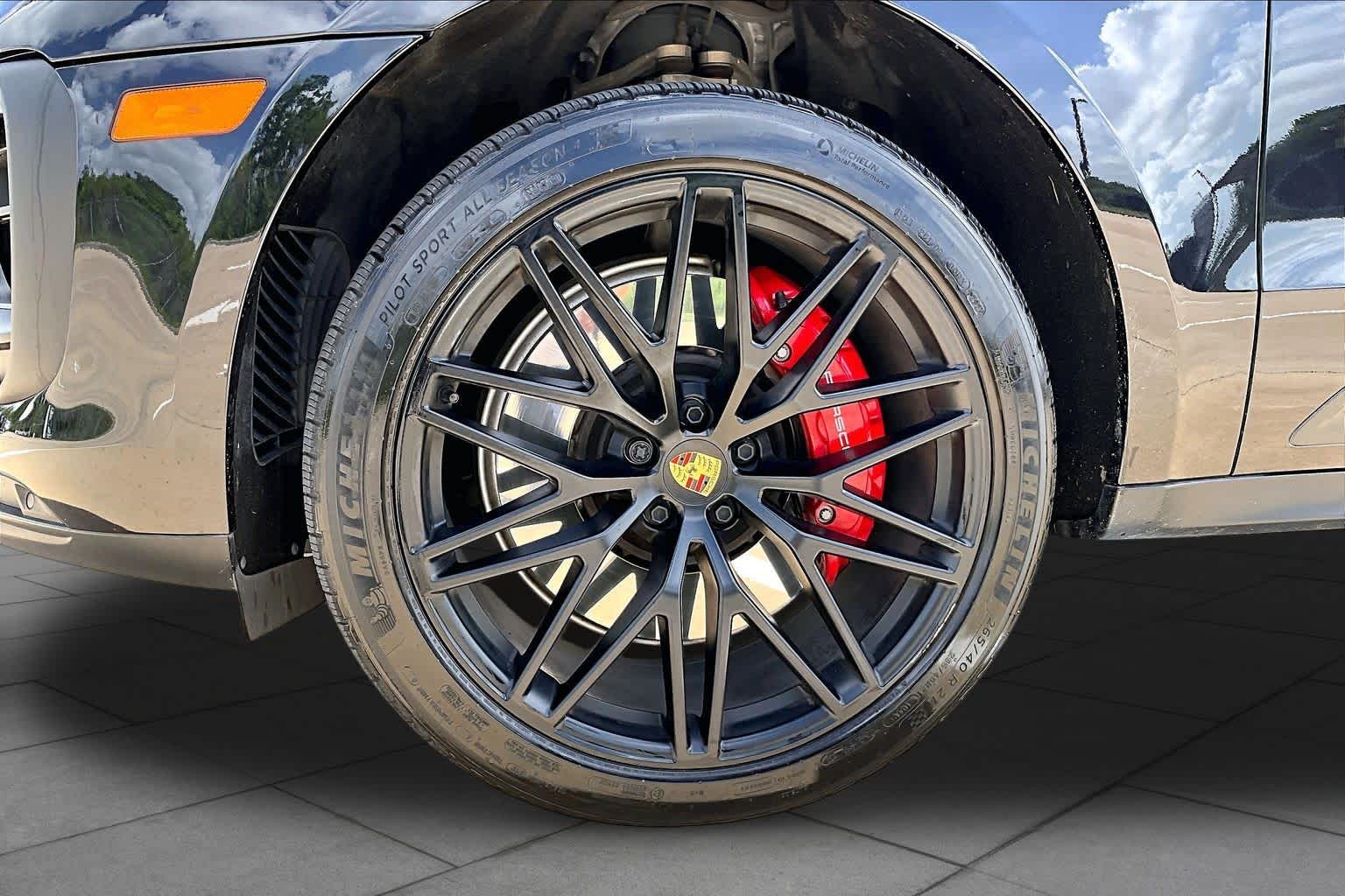 2024 Porsche Macan GTS - 9