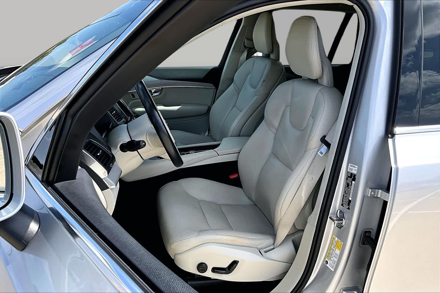 2021 Volvo XC90 Momentum Bright Silver Metallic at Sterling McCall Nissan