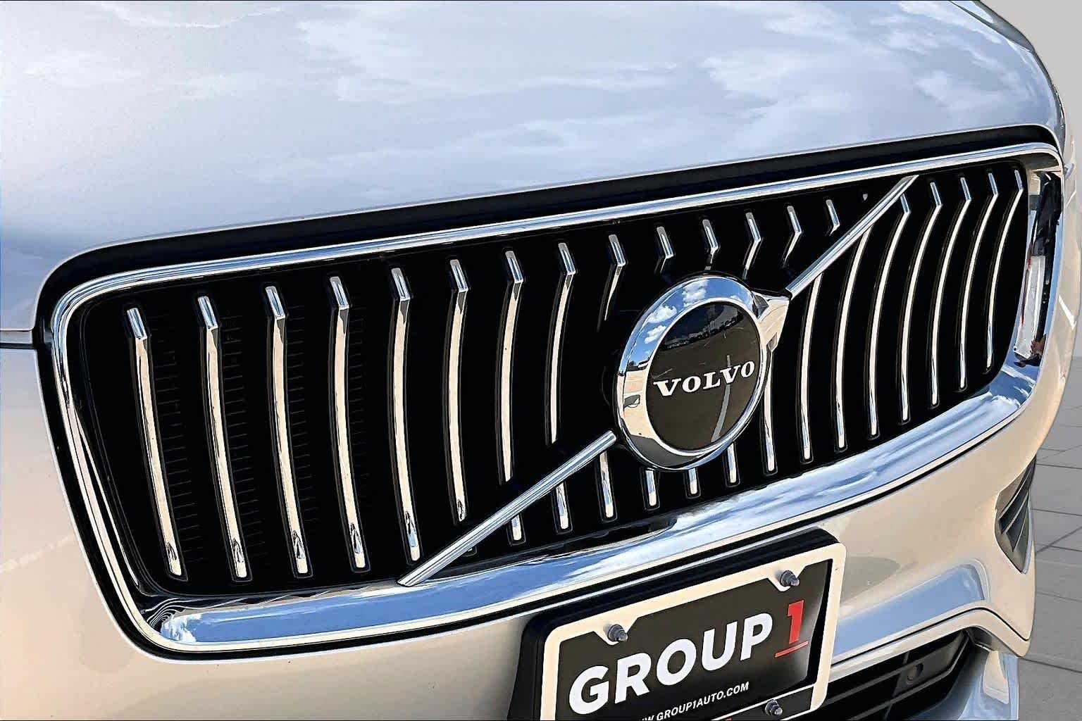 2021 Volvo XC90 Momentum Bright Silver Metallic at Sterling McCall Nissan
