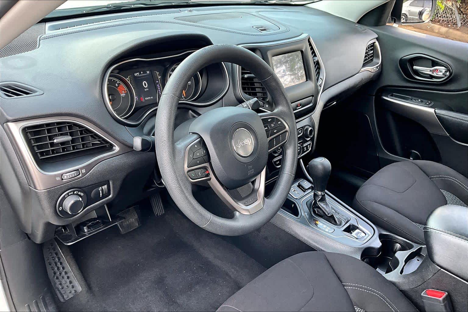2020 Jeep Cherokee Latitude Bright White Clearcoat at Baytown Ford