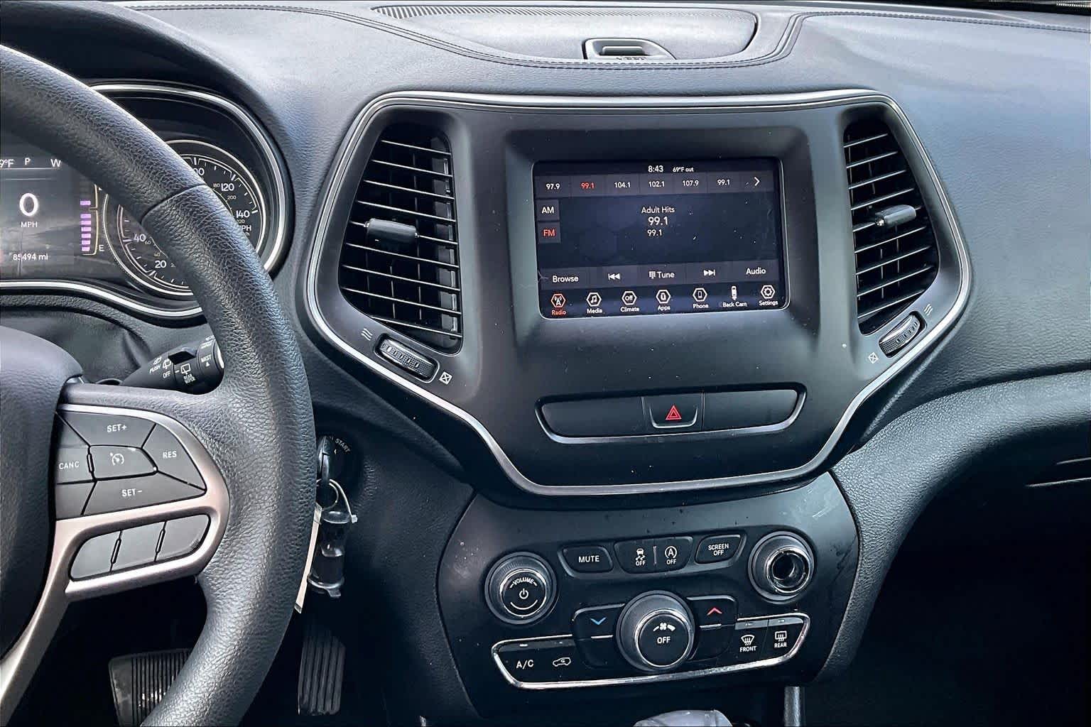 2020 Jeep Cherokee Latitude Bright White Clearcoat at Baytown Ford
