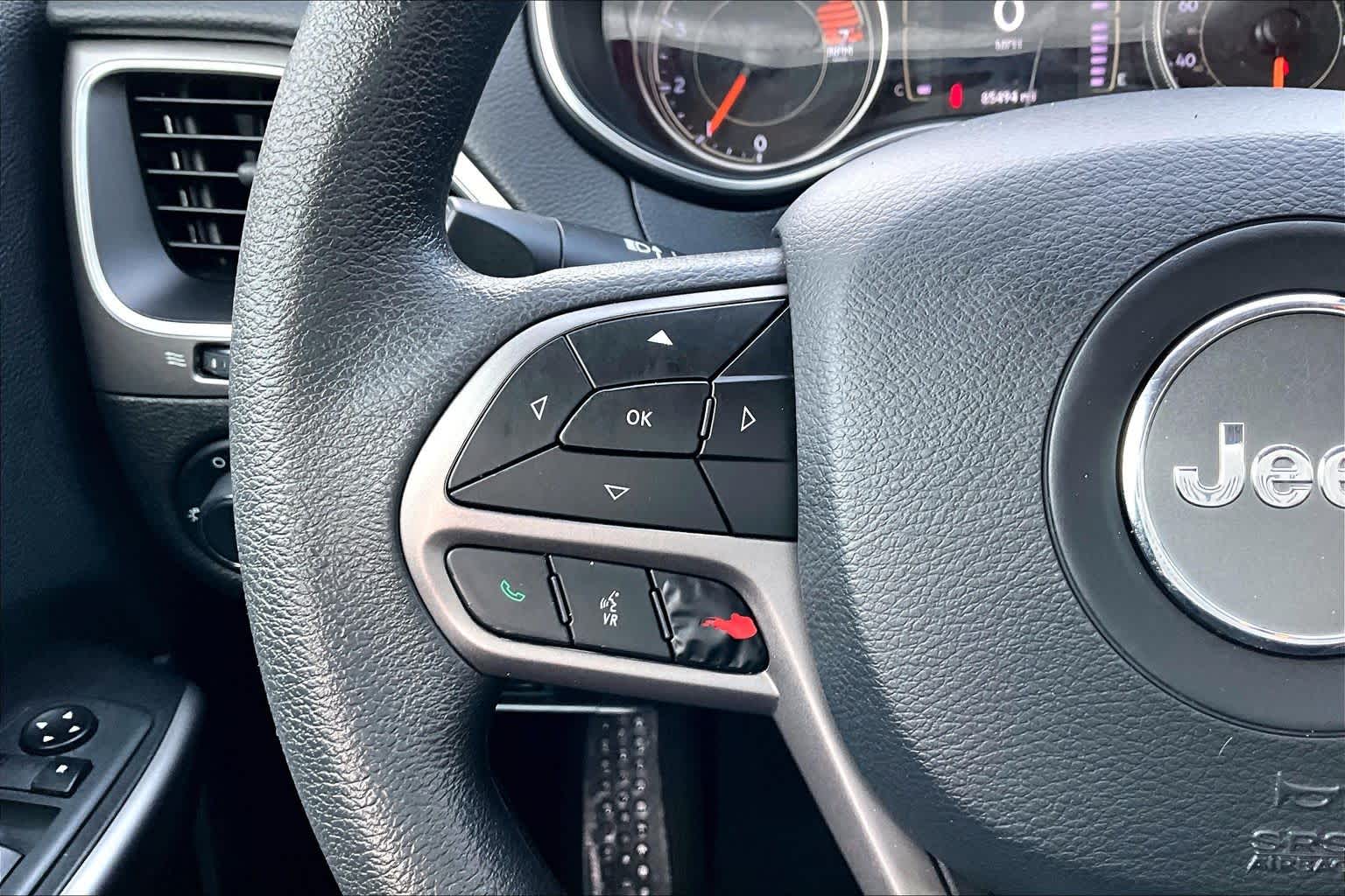 2020 Jeep Cherokee Latitude Bright White Clearcoat at Baytown Ford